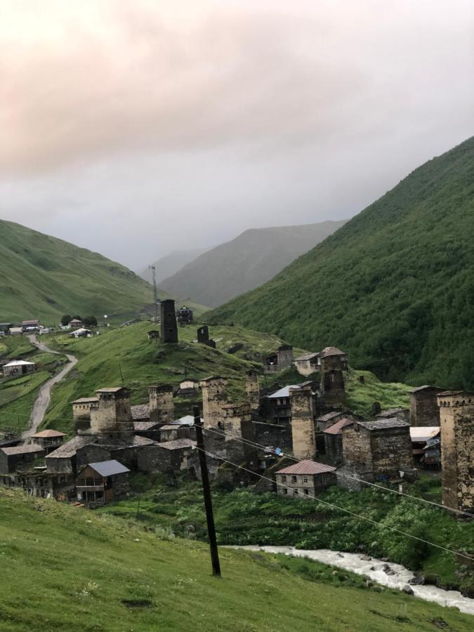 Hotel Old House Ushguli Exterior foto