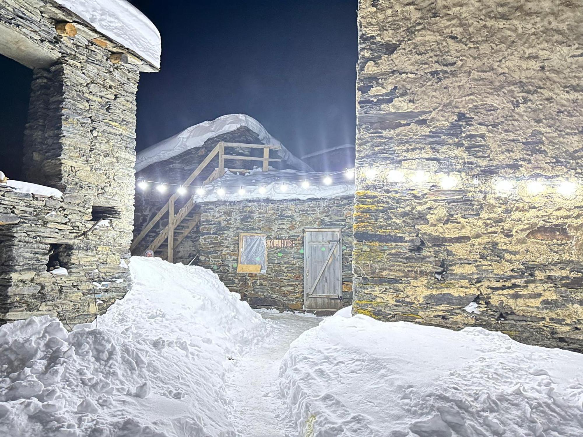 Hotel Old House Ushguli Exterior foto