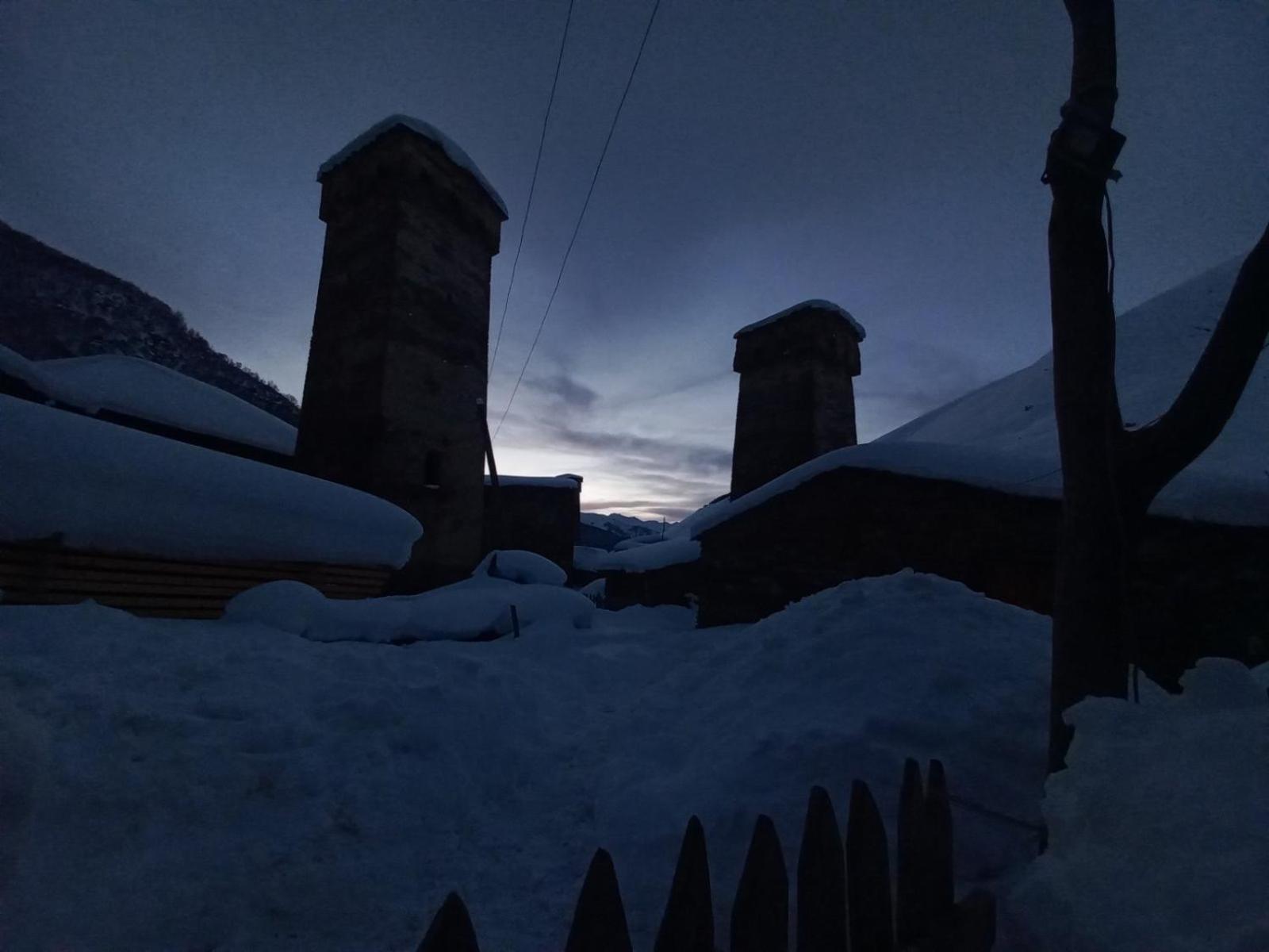 Hotel Old House Ushguli Exterior foto