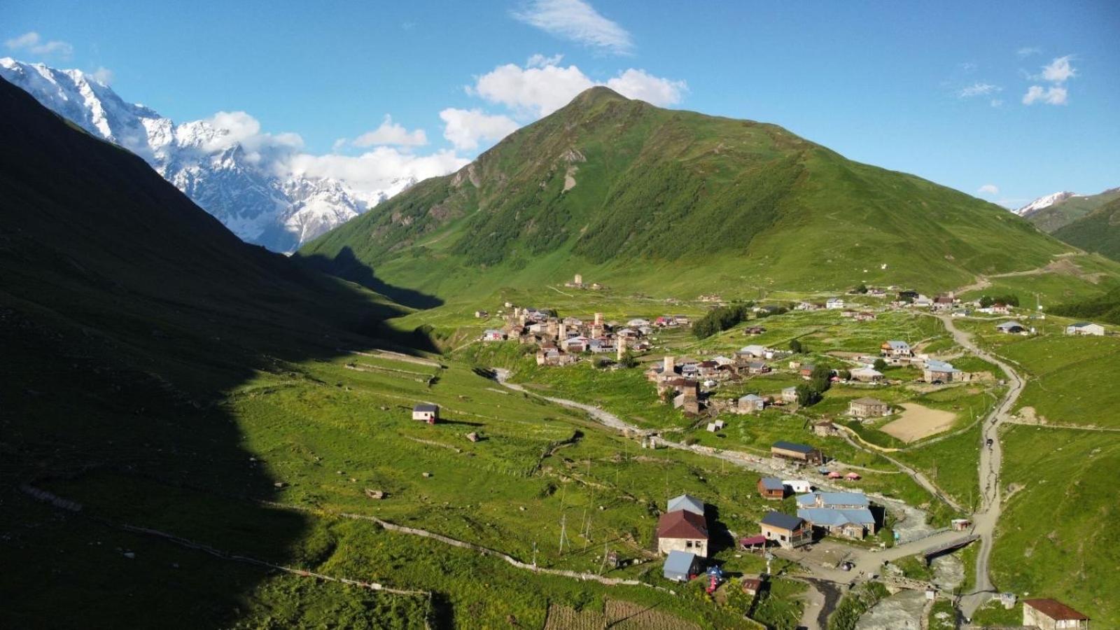 Hotel Old House Ushguli Exterior foto