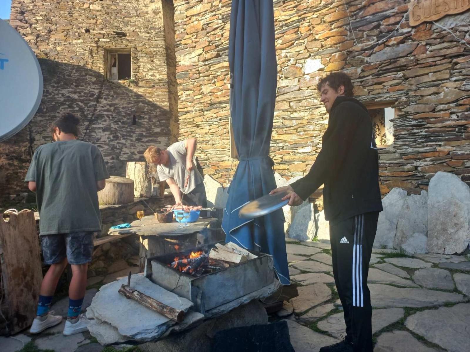 Hotel Old House Ushguli Exterior foto