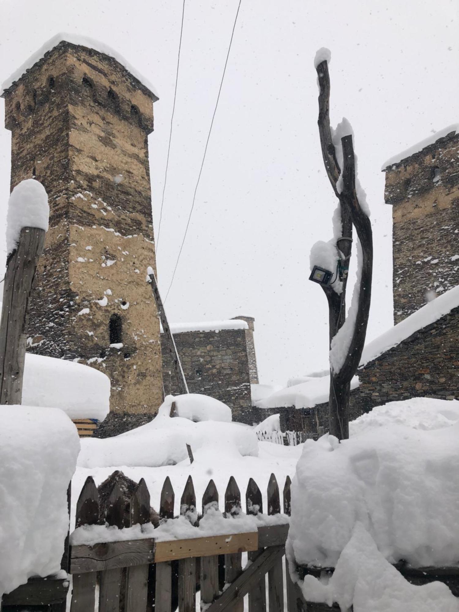 Hotel Old House Ushguli Exterior foto
